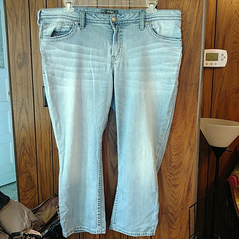 Silver Suki Capri